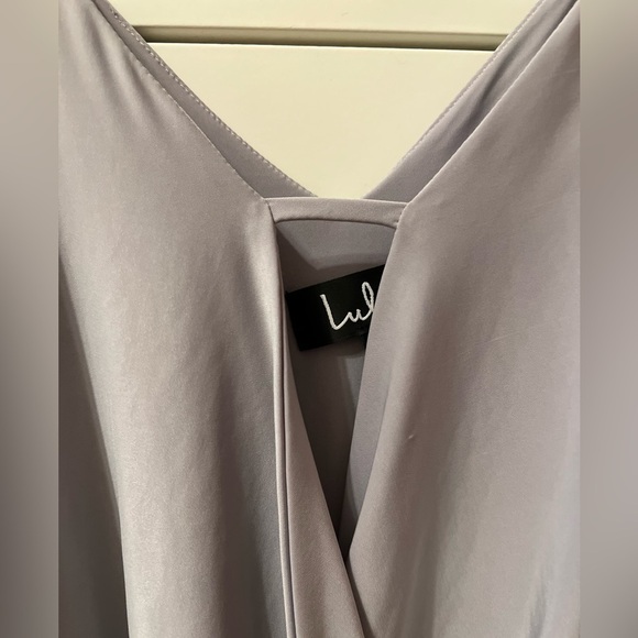 Lulu’s “Loops-y Daisy Grey Top” - Picture 4 of 6